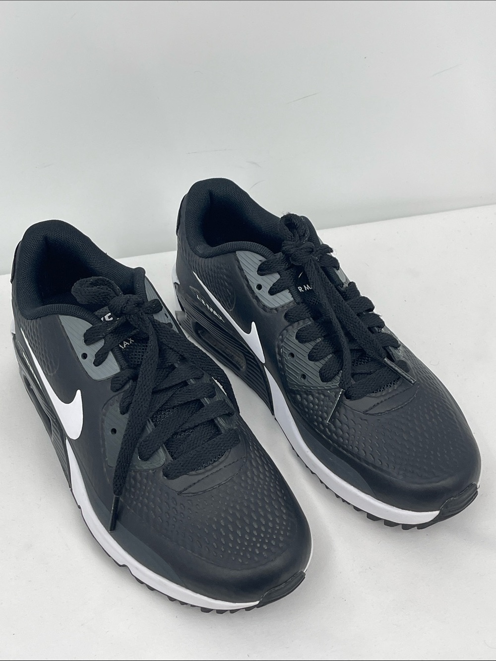 Nike  AIR MAX GOLF Women’s Black and White Athletic Sneakers SIZE 5